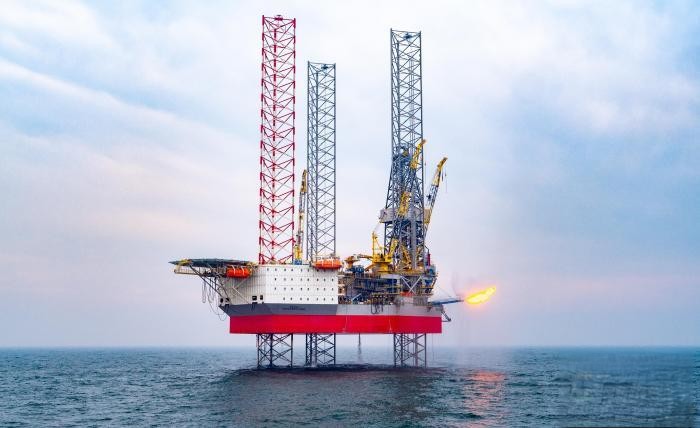 采油树1.jpg 采油树1.jpg